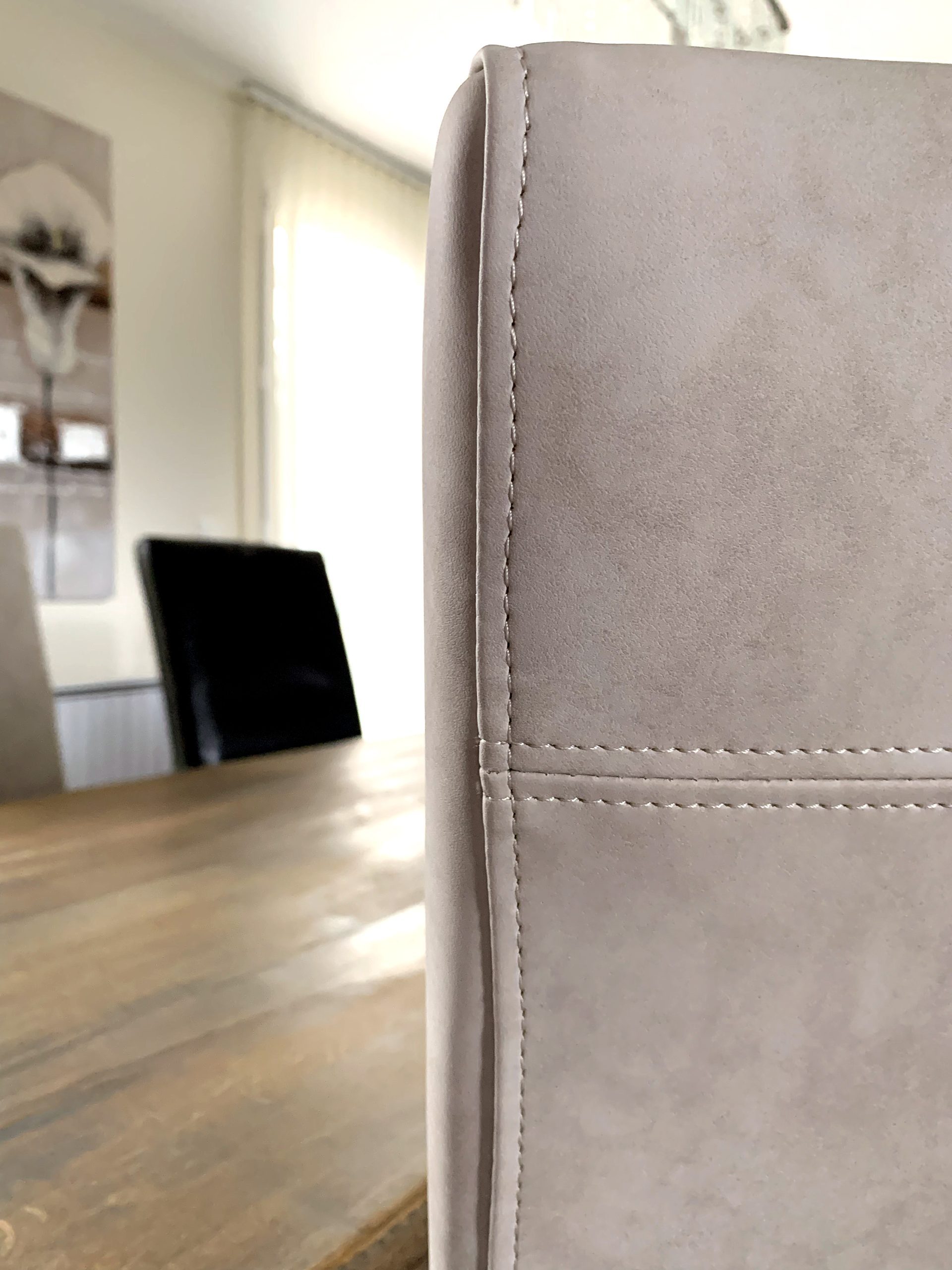 Chaise de salle à mangé remisent à neuf